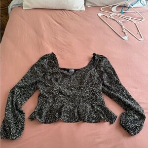 ARULA Black and White Floral Blouse